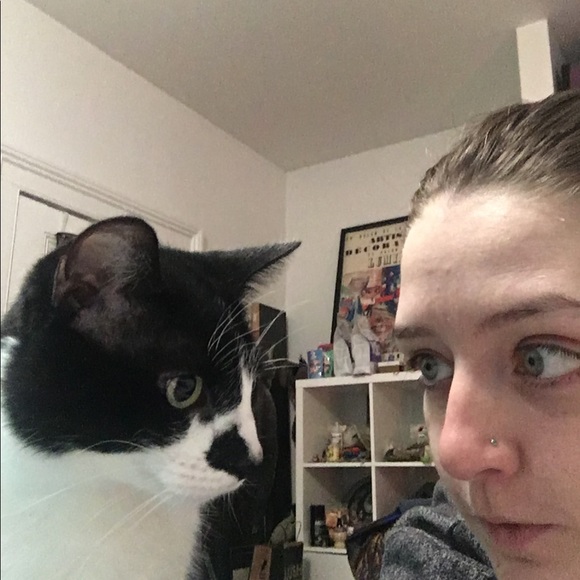 Meet your Posher, Kristen - Picture 2 of 3